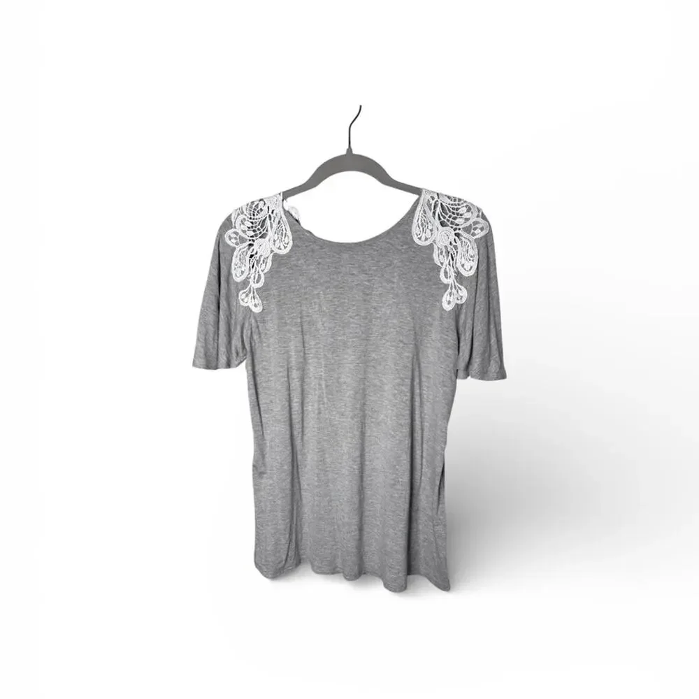 Anna Cai Gray Lace Detail Short Sleeve Flowy Top Size Small - Picture 1 of 6